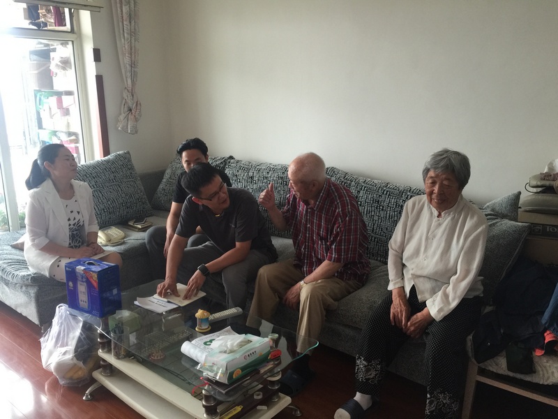 双德乡保利社区开展慰问老党员活动