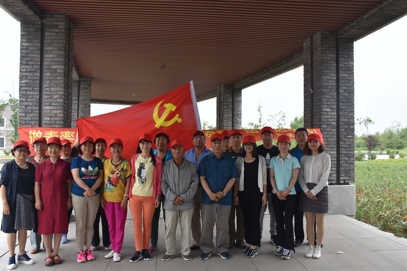 双德乡富康社区组织开展“重温入党誓词”活动